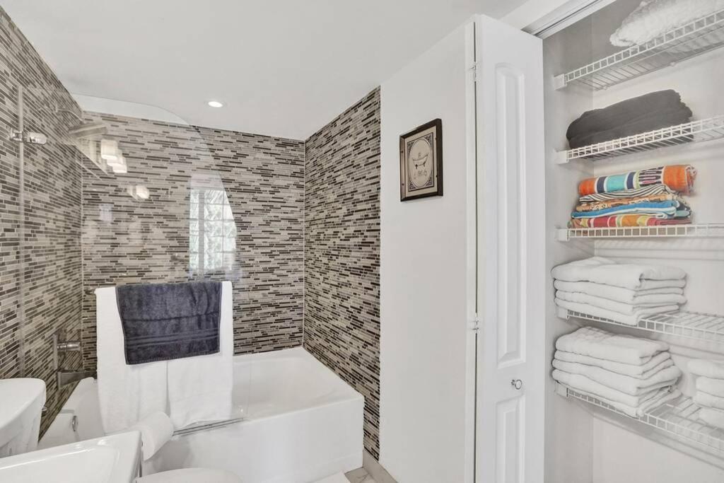 Renovated Cozy The Yacht Club At Aventura Parking Included
