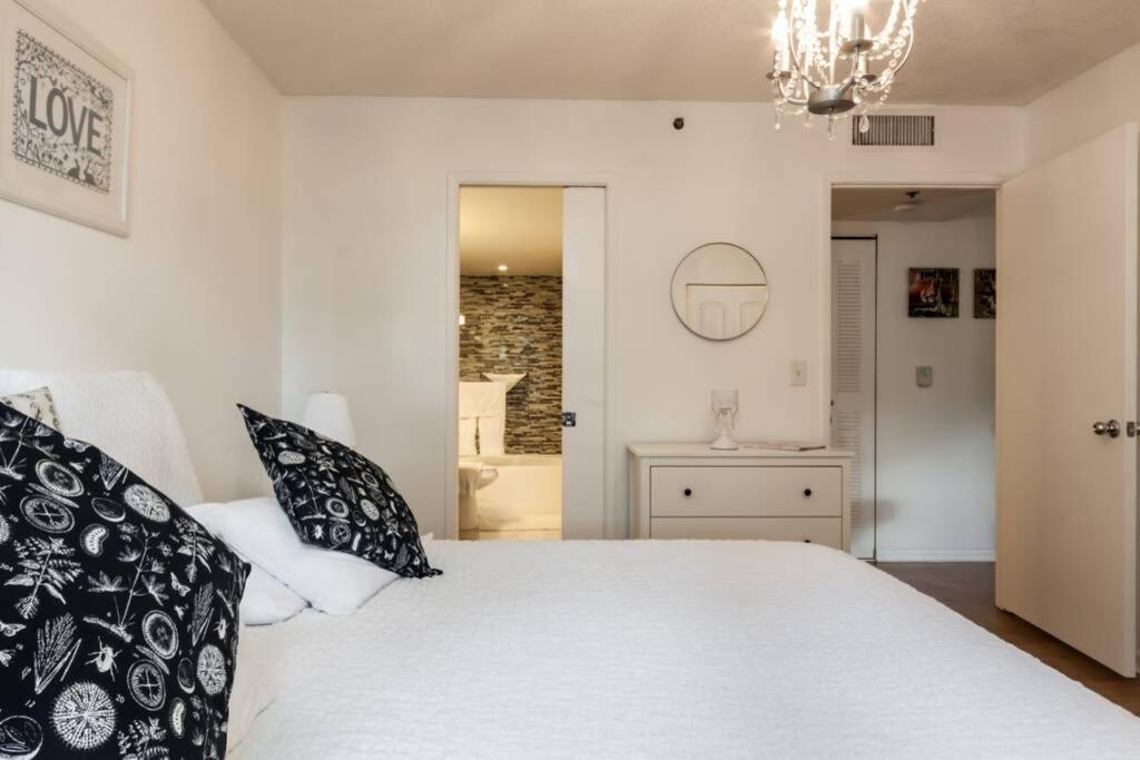 Renovated Cozy The Yacht Club At Aventura Parking Included