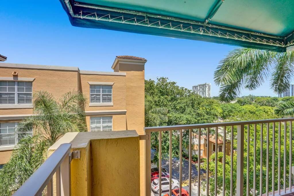 Apartment Renovated Cozy The Yacht Club At Aventura Parking Included *