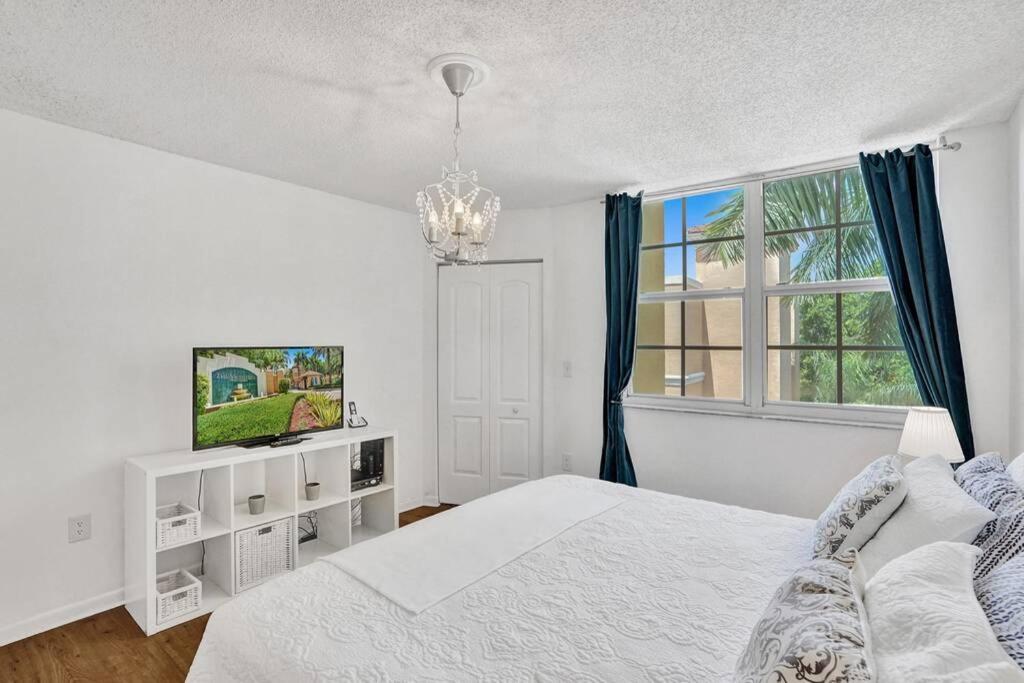 Renovated Cozy The Yacht Club At Aventura Parking Included Apartment