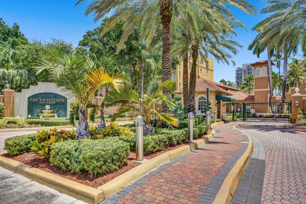 Apartment Renovated Cozy The Yacht Club At Aventura Parking Included Miami
