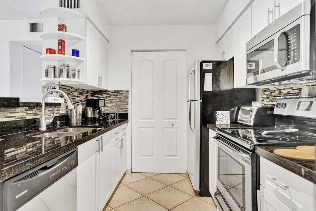 Renovated Cozy The Yacht Club At Aventura Parking Included Apartment Miami