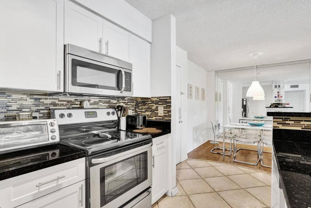 Renovated Cozy The Yacht Club At Aventura Parking Included Apartment