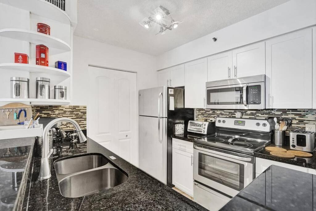Apartment Renovated Cozy The Yacht Club At Aventura Parking Included Miami