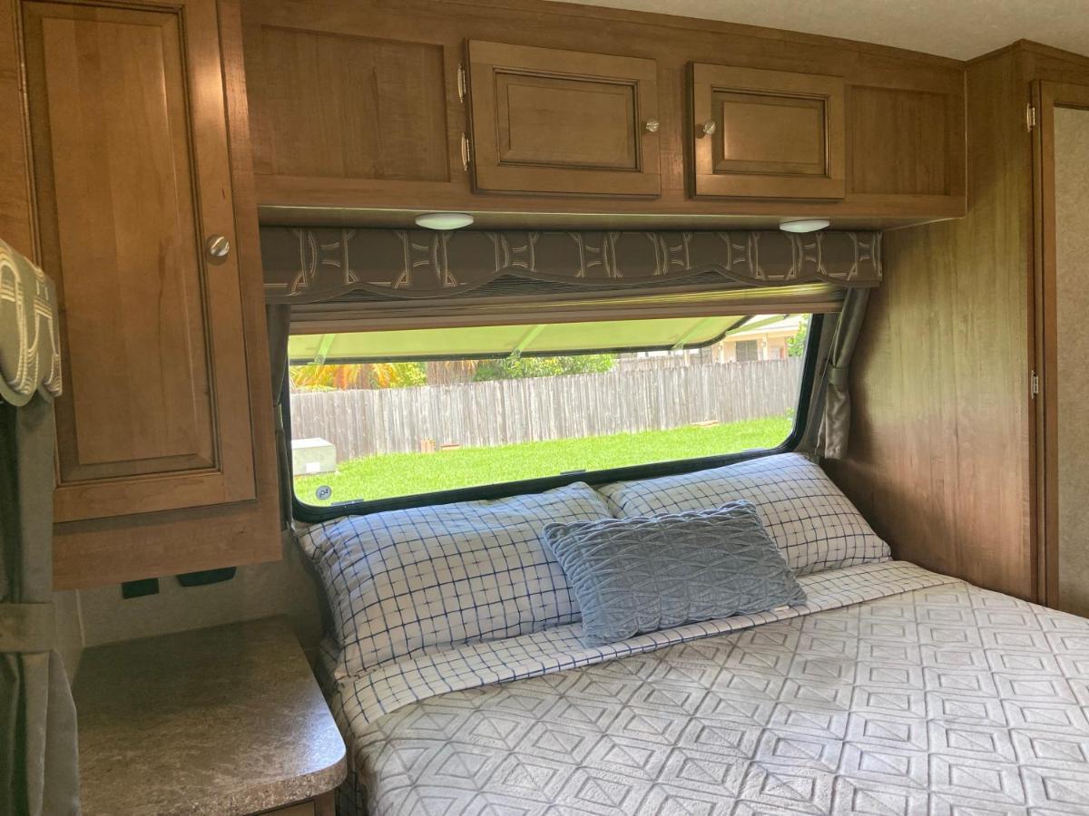 Campsite Cozy Camper - Free Parking Miami