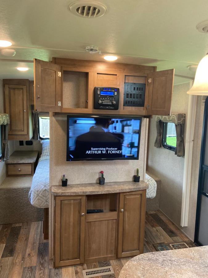 Cozy Camper - Free Parking *