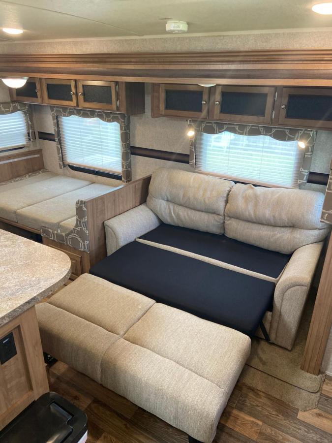 Cozy Camper - Free Parking Campsite *