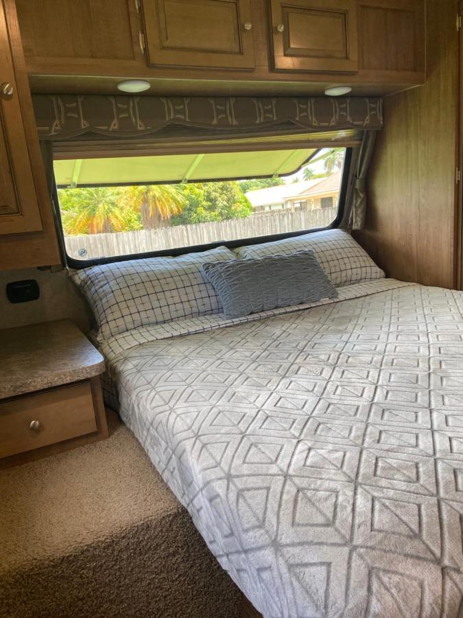 Cozy Camper - Free Parking *