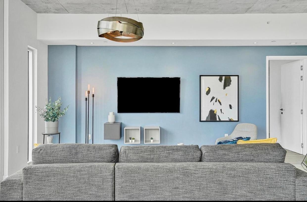 Apartment Design District Suites *