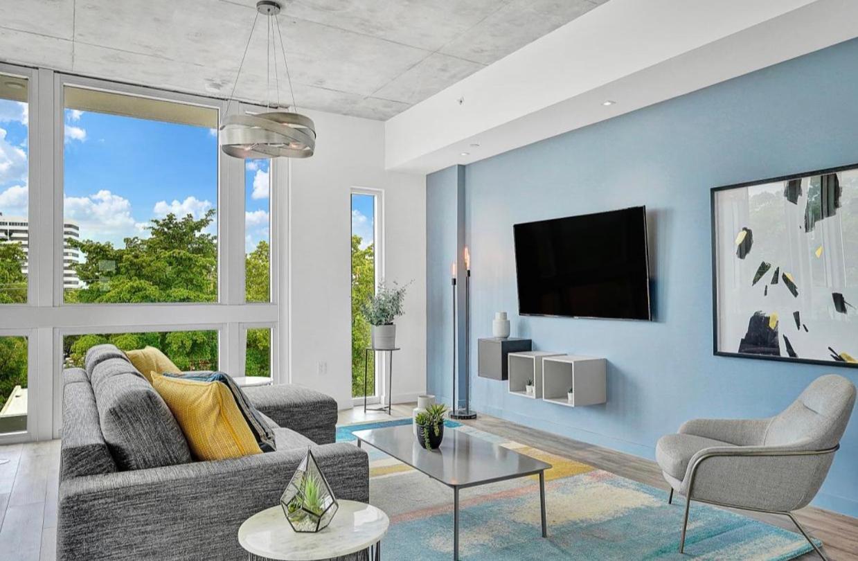 Apartment Design District Suites *