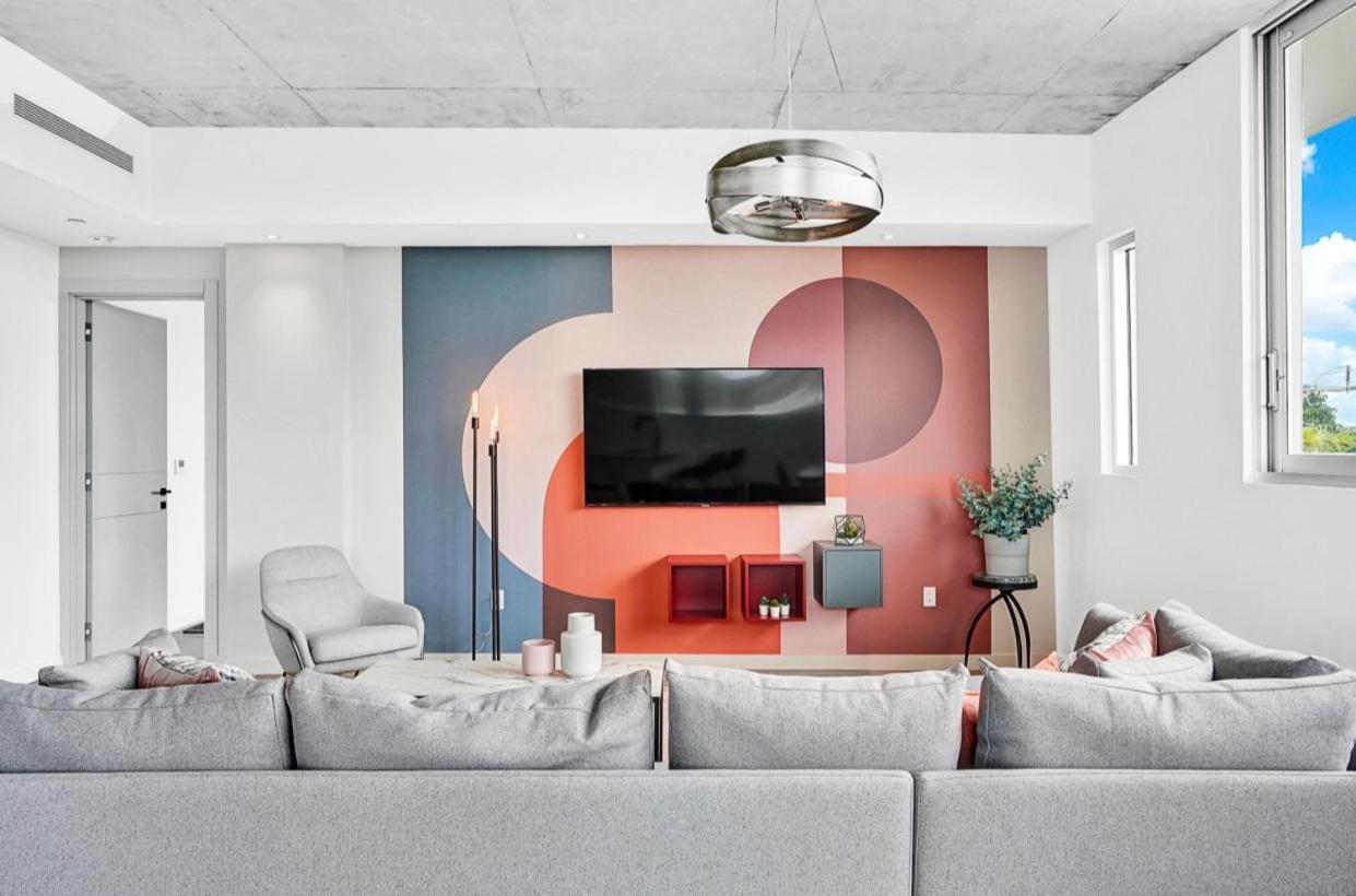 Apartment Design District Suites