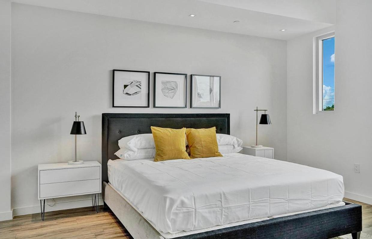 Apartment Design District Suites Miami