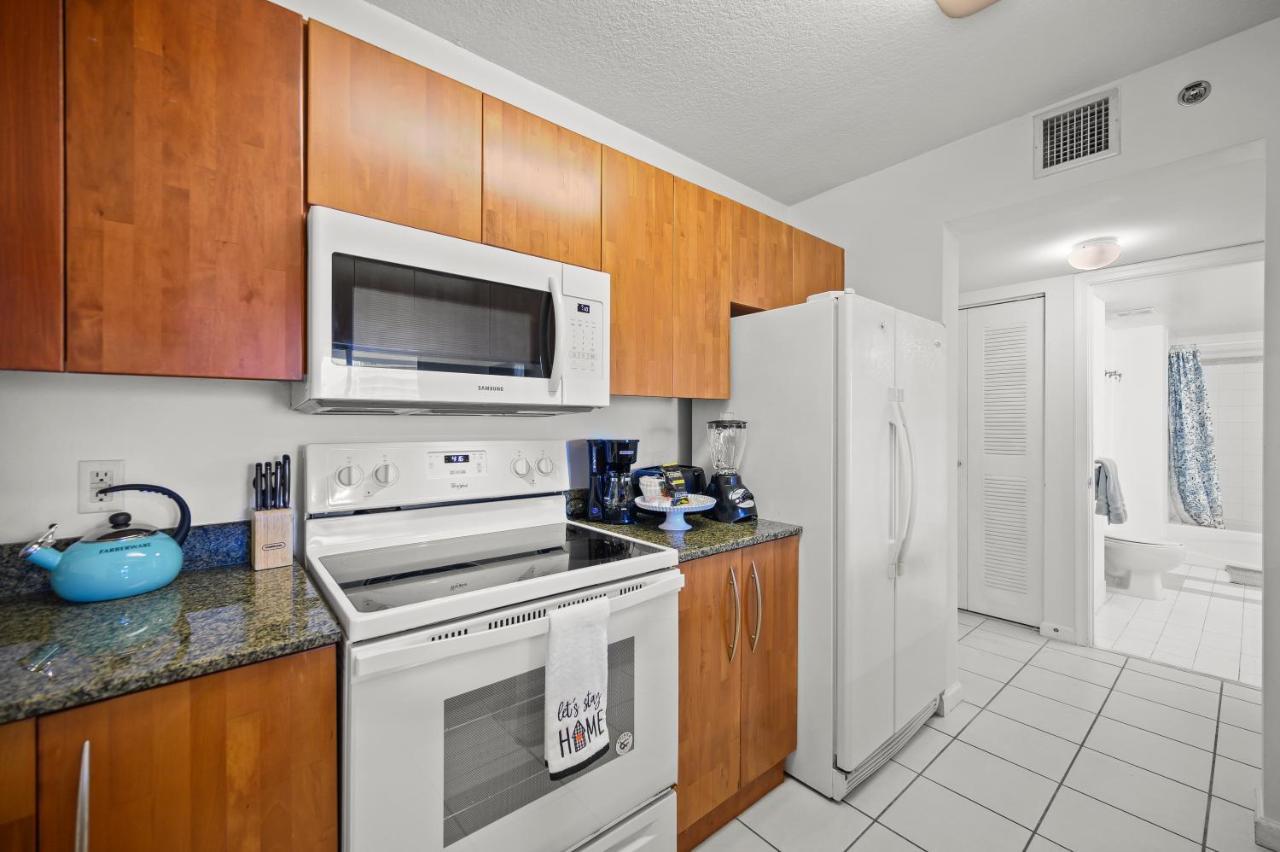 Luxurious 1br High Rise Brickell-free Parking *