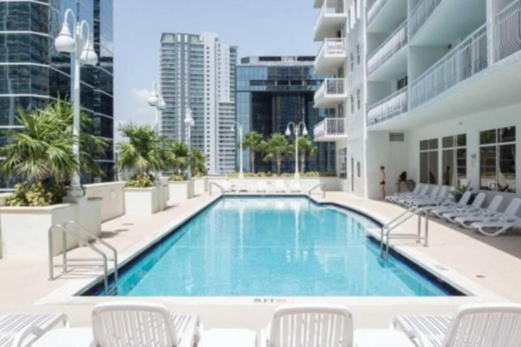 Beautiful Large Apt 2 Brm With Ocean Views In Brickell