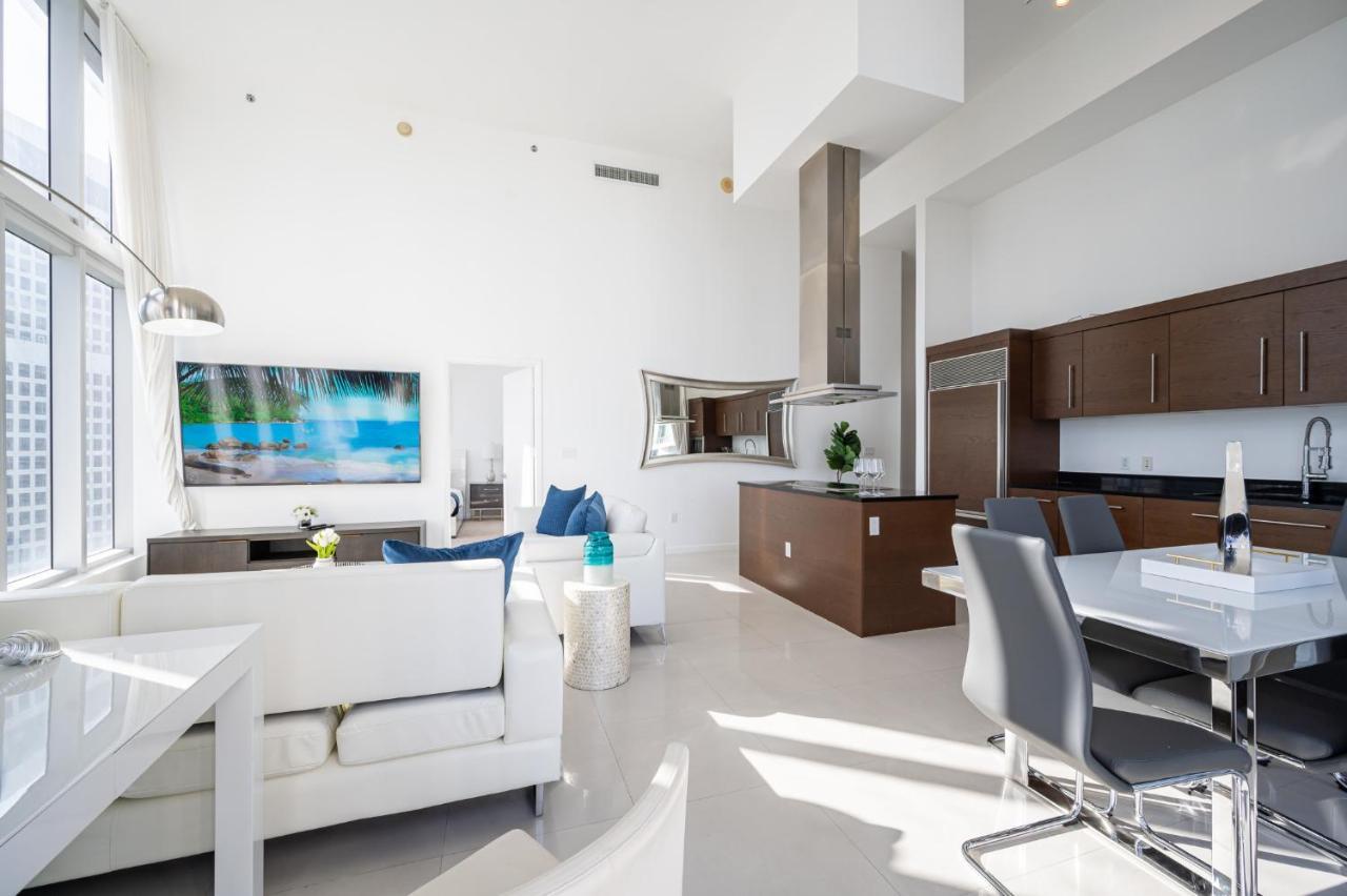 Iconic Luxurious High Ceilings Unit Brickell W