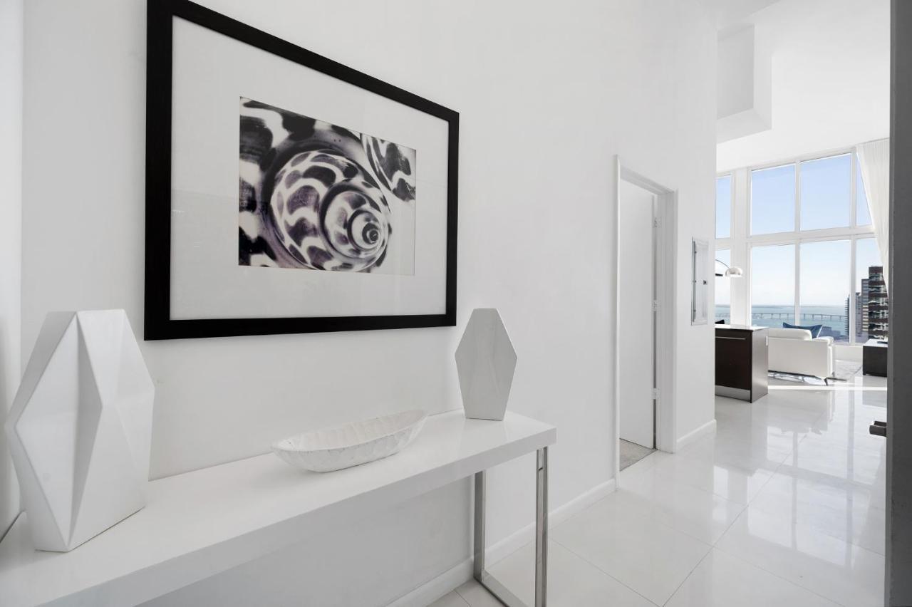 Iconic Luxurious High Ceilings Unit Brickell W