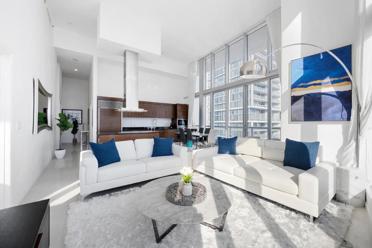Iconic Luxurious High Ceilings Unit Brickell W Apartment