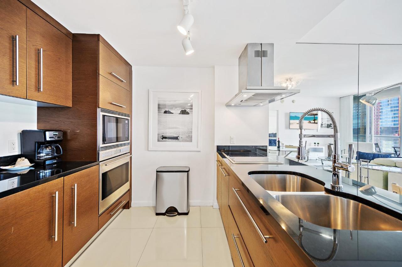 Majestic High Rise Unit With Ocean View *