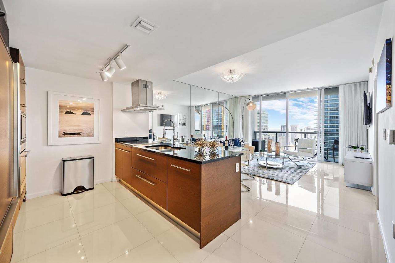 Majestic High Rise Unit With Ocean View Holiday home
