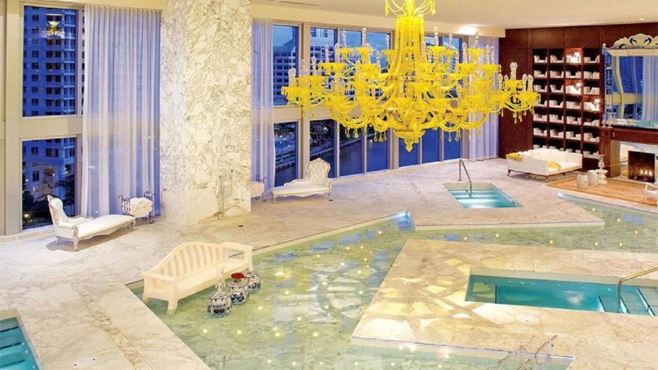 Majestic High Rise Unit With Ocean View * Miami