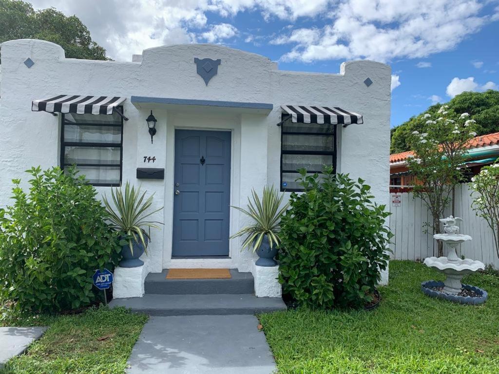 Cozy House 2 - Cute Private - Close To Airport & Free Parking *