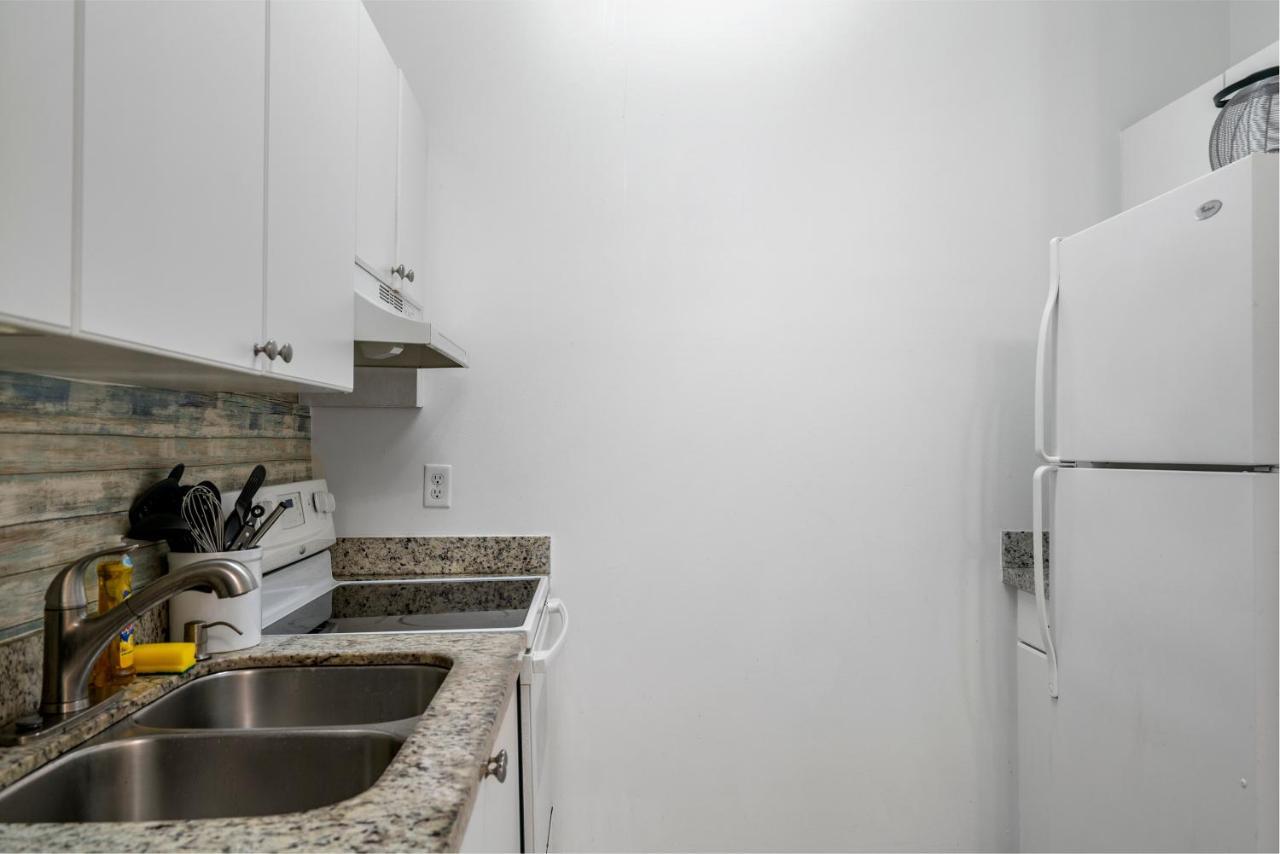 Airport Getaway Apartment *