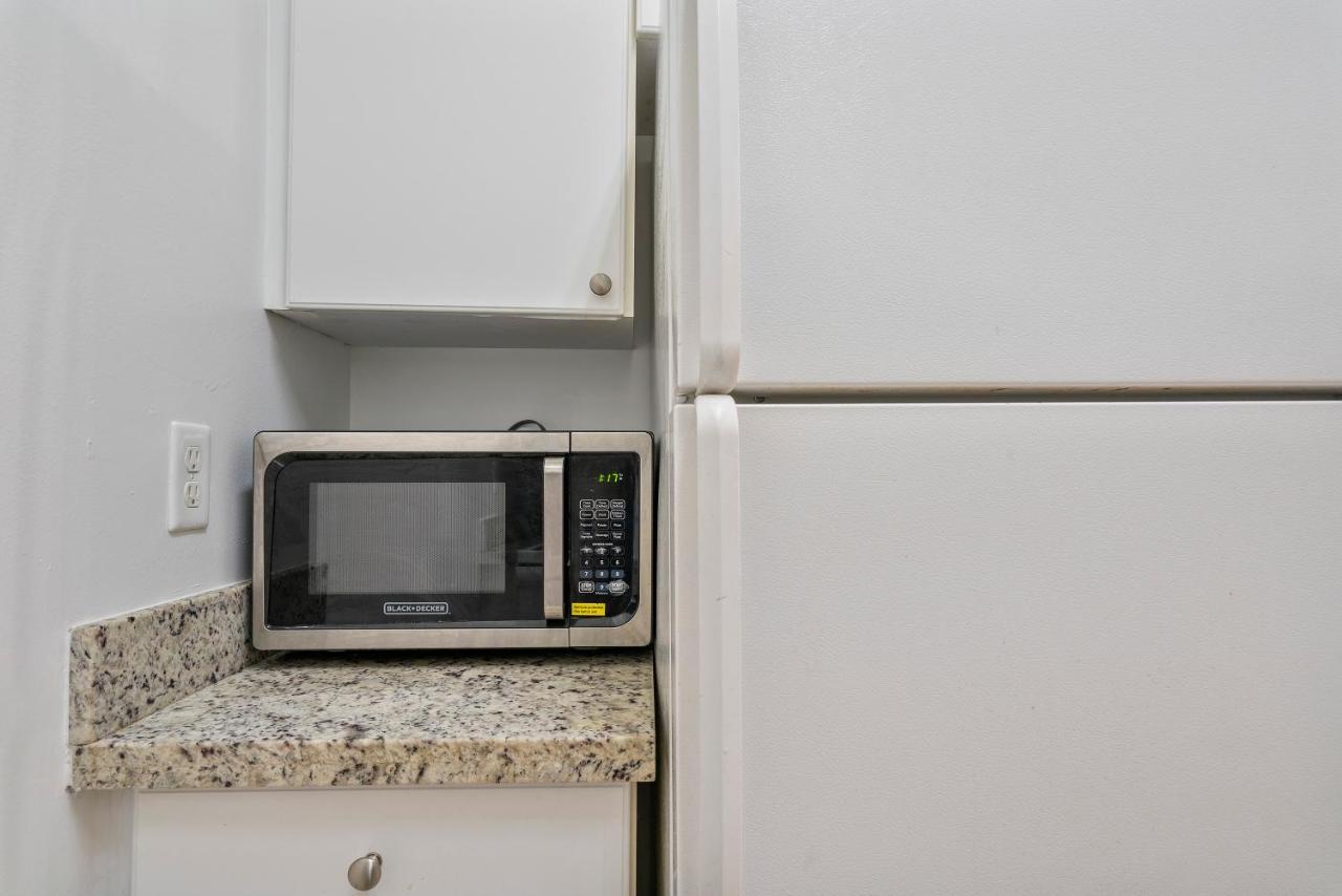Airport Getaway Apartment *