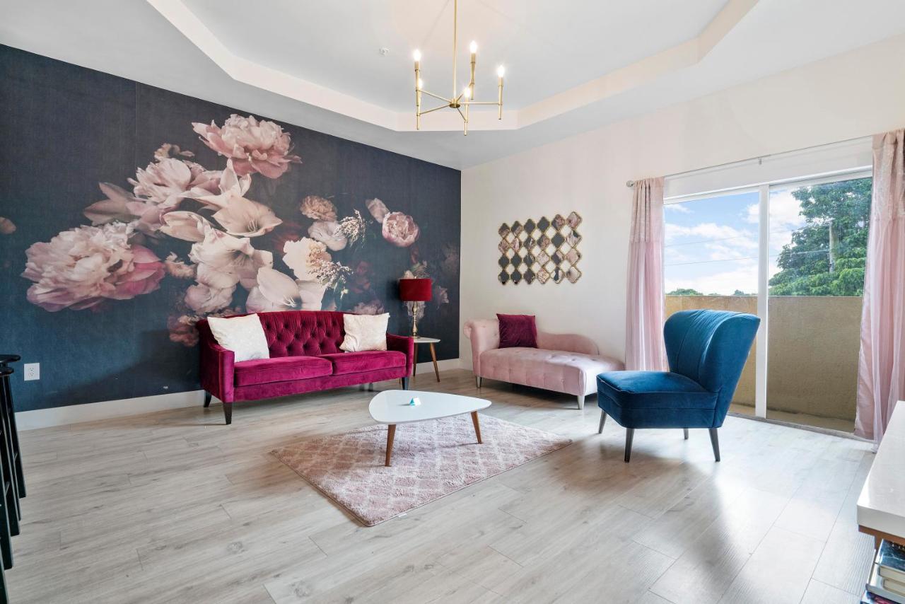 Apartment Airport Getaway *