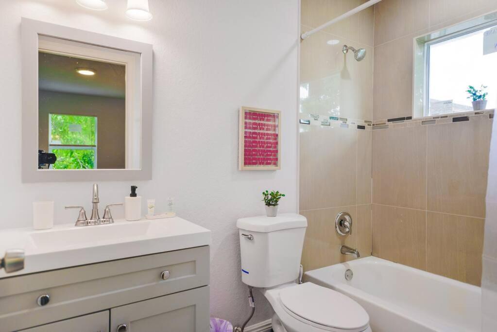 Lovely 3 Bedrooms 2 Bathroom At Liberty City