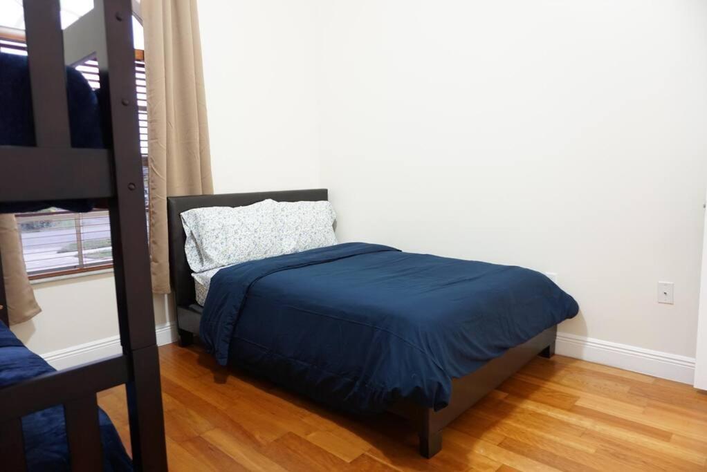 New Luxury Vacation Dream Rental- Sleeps 15! Casa de férias Miami