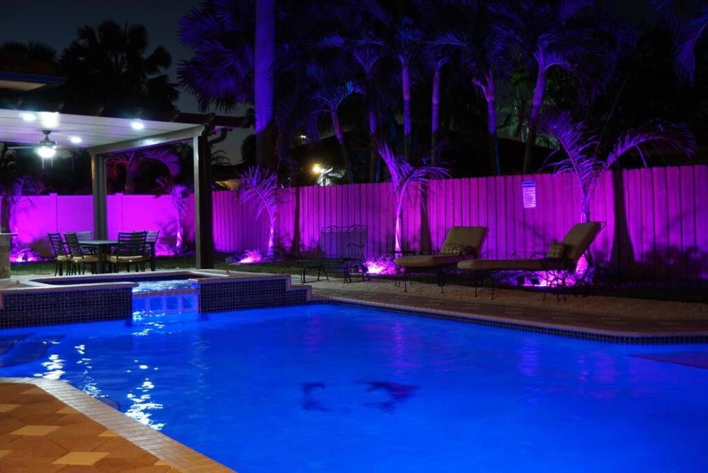 New Luxury Vacation Dream Rental- Sleeps 15! Casa de férias