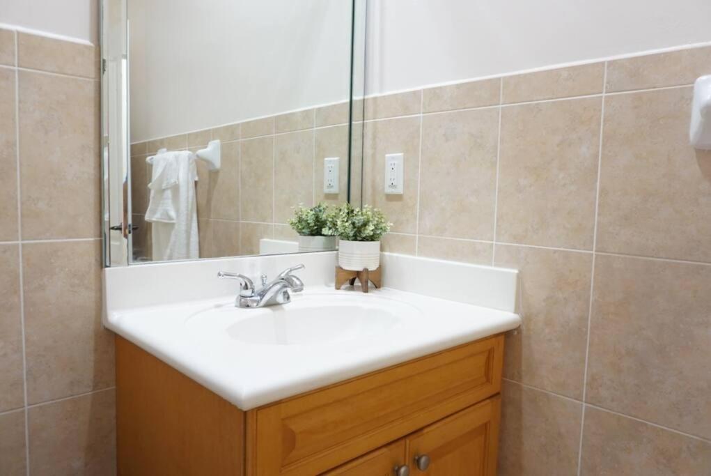 New Luxury Vacation Dream Rental- Sleeps 15! Casa de férias Miami