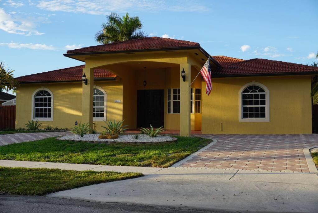 New Luxury Vacation Dream Rental- Sleeps 15! Casa de férias