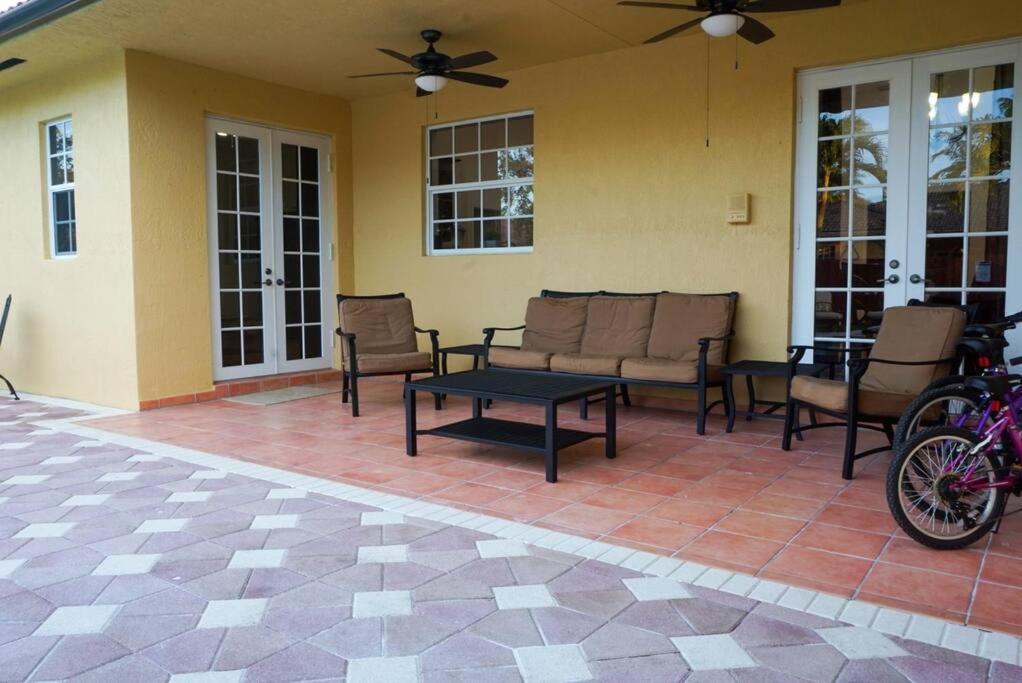 New Luxury Vacation Dream Rental- Sleeps 15! Casa de férias Miami