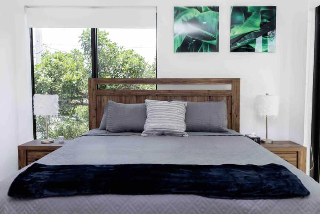 Apartment Huge 4 Bedroom Townhouse W/ Private Rooftop & Bbq Miami
