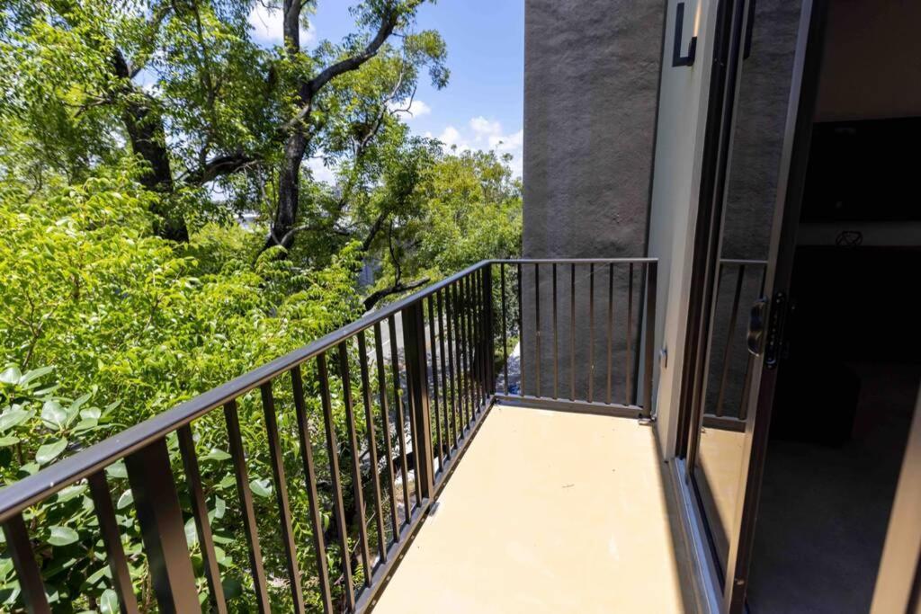 Apartment Huge 4 Bedroom Townhouse W/ Private Rooftop & Bbq Miami