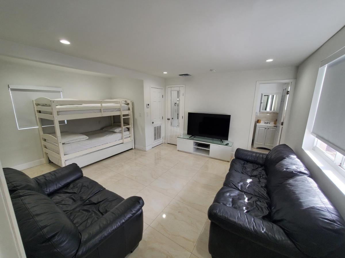 Miami-airport Oasis Vip House