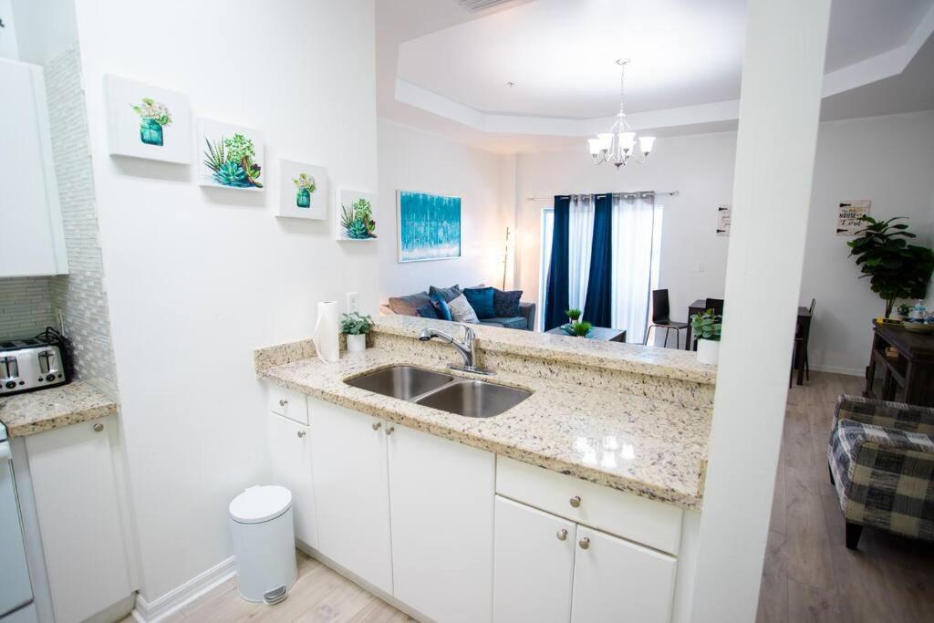 2/2.5 Apartment,7 Mins Airport, 20 Min Beach * Miami