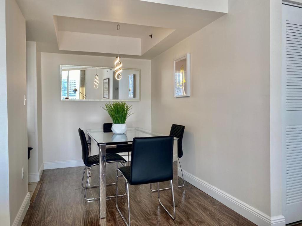 Beautiful Large Apt 2 Brm With Ocean Views In Brickell