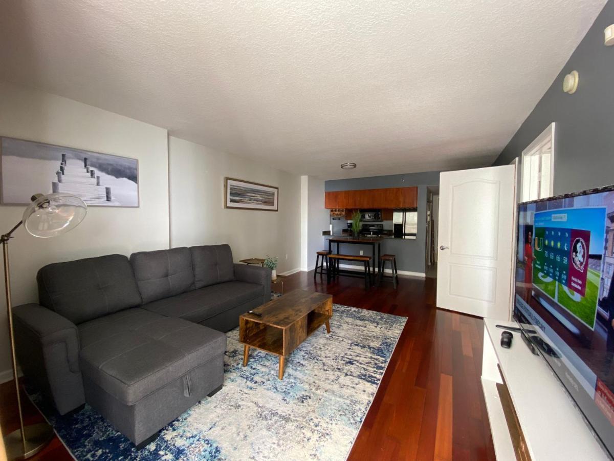 Beautiful Large Apt 2 Brm With Ocean Views In Brickell *