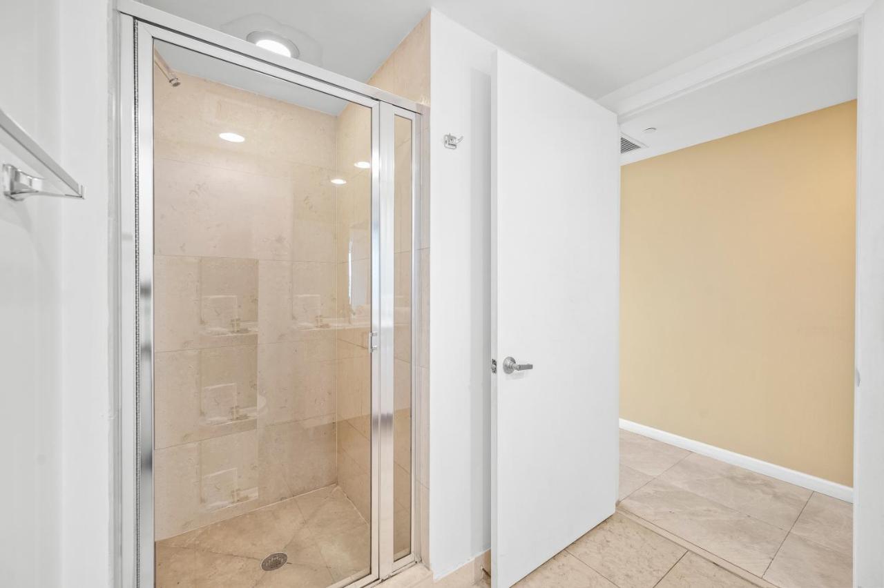 High Rise Luxury Ocean Corner Unit 2/2 - Icon Brickell Apartment Miami
