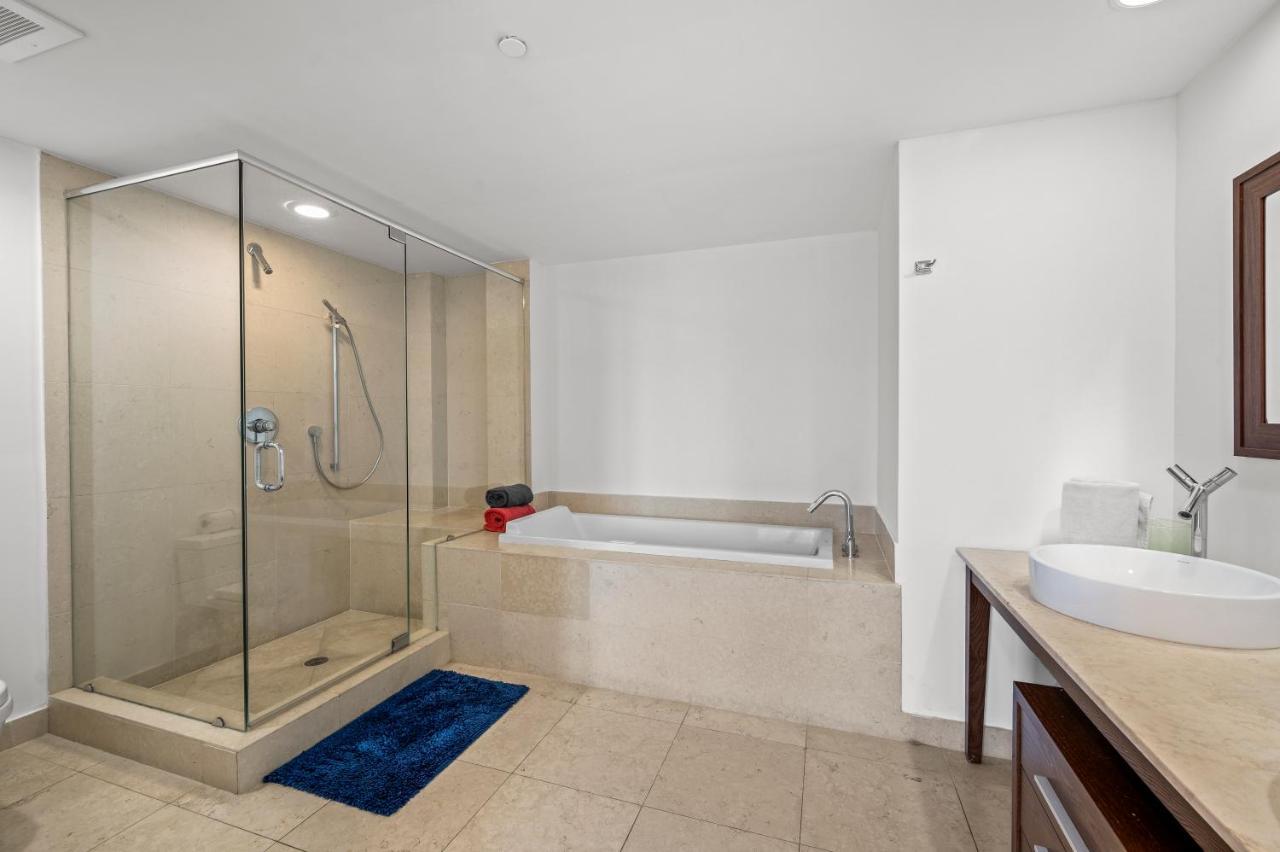 High Rise Luxury Ocean Corner Unit 2/2 - Icon Brickell Apartment