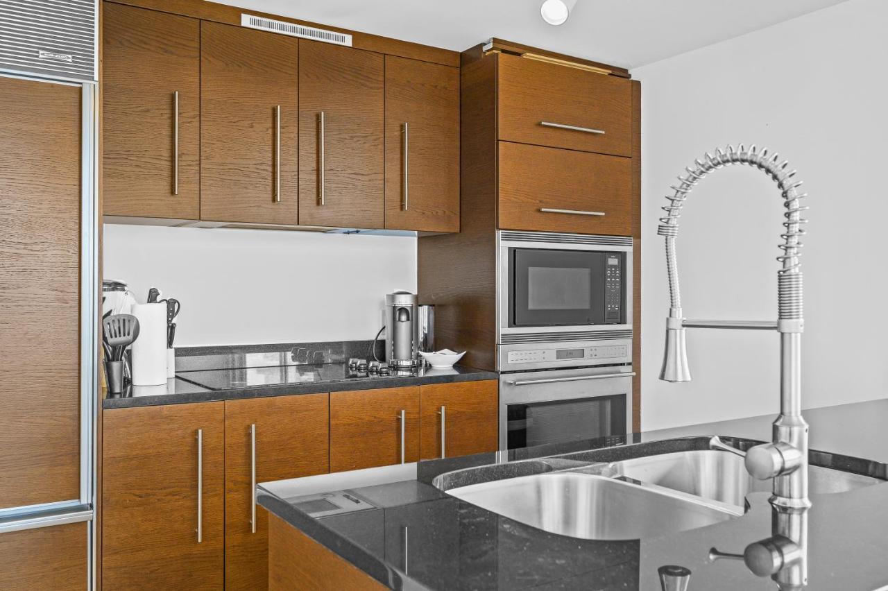High Rise Luxury Ocean Corner Unit 2/2 - Icon Brickell Apartment *