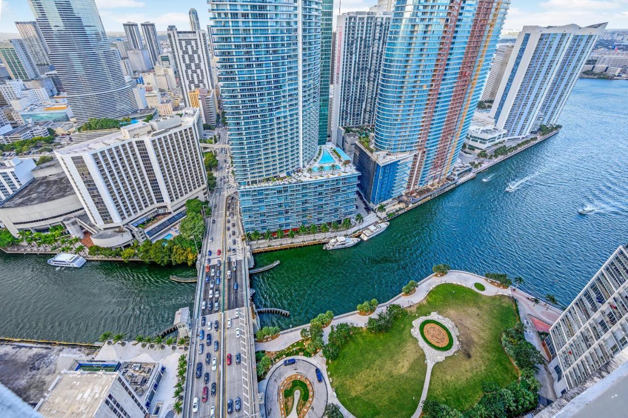 High Rise Luxury Ocean Corner Unit 2/2 - Icon Brickell