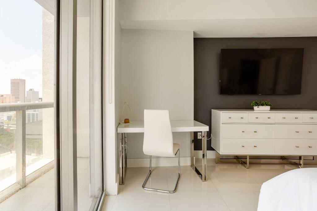 Downtown At The W - Icon Brickell Apartment