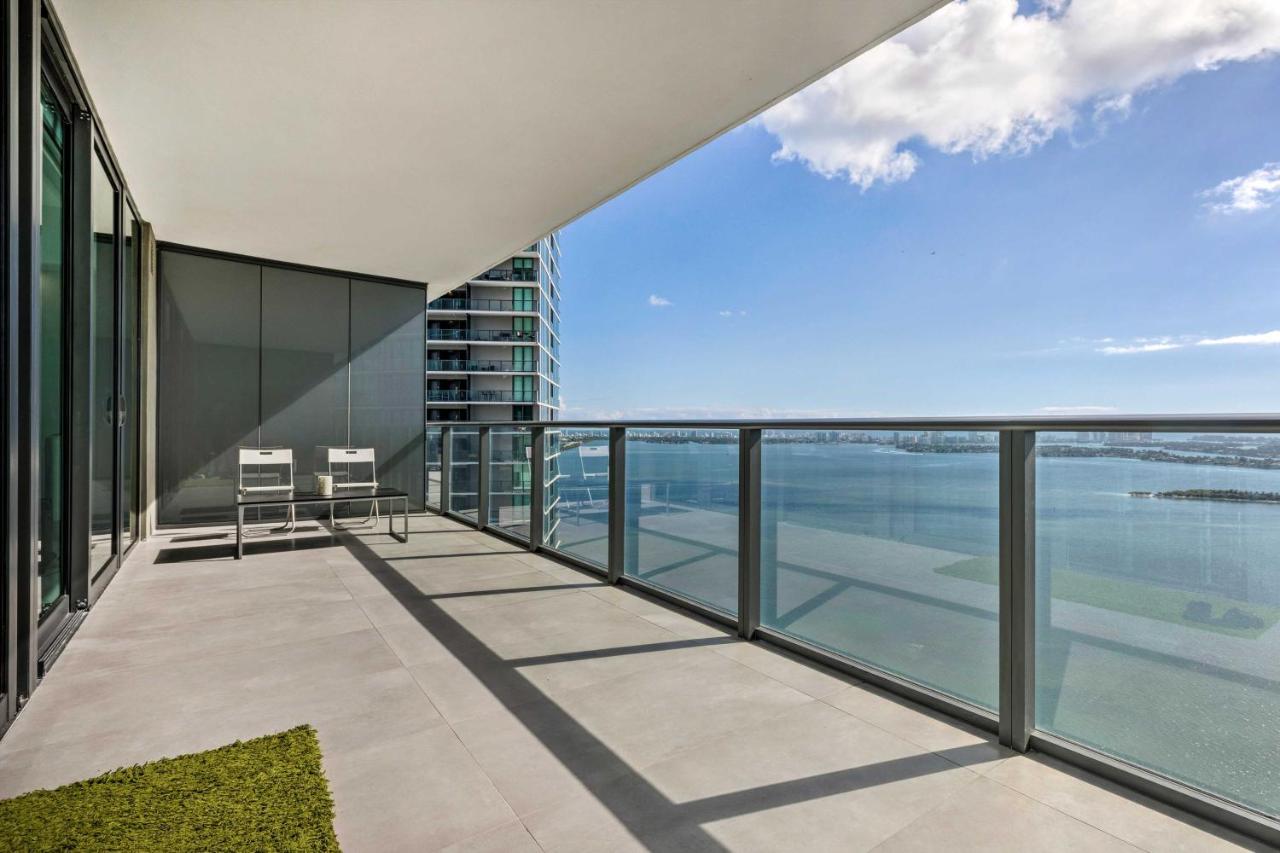 Luxe With Community Pool And Hot Tub! Apartment