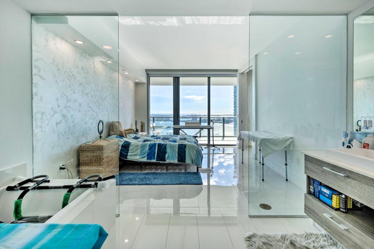 Luxe With Community Pool And Hot Tub! Apartment
