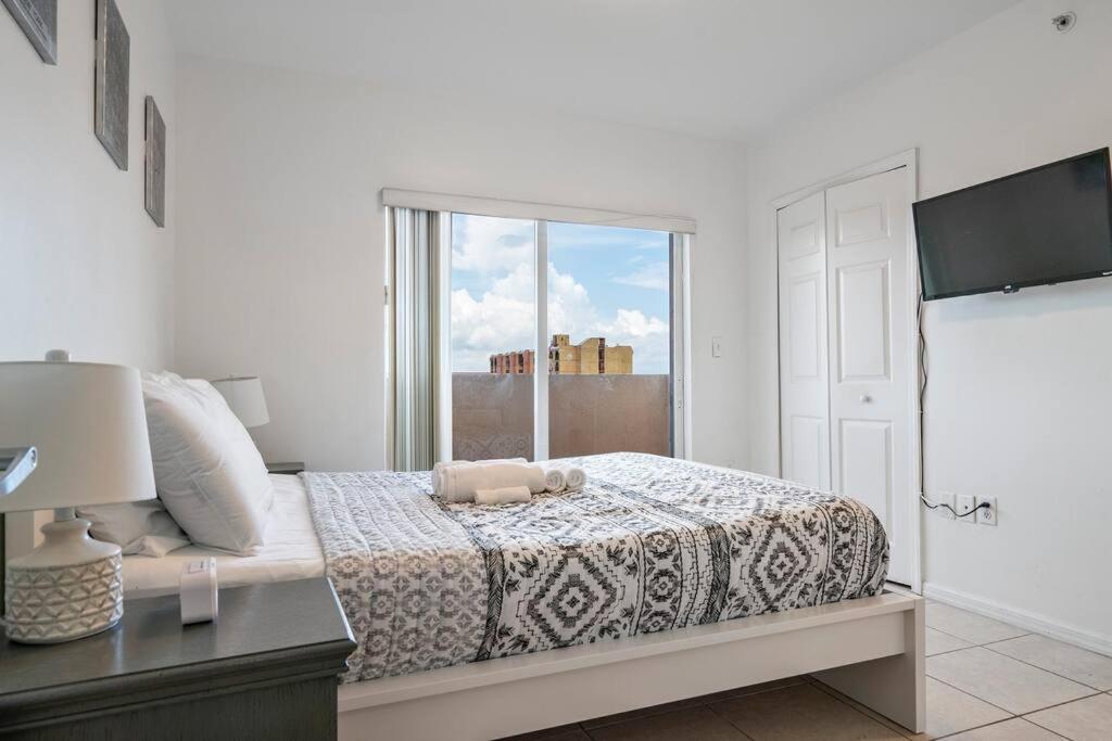 2/2 10 Minutes To Airport And 15 Minutes To Beach Apartment Miami