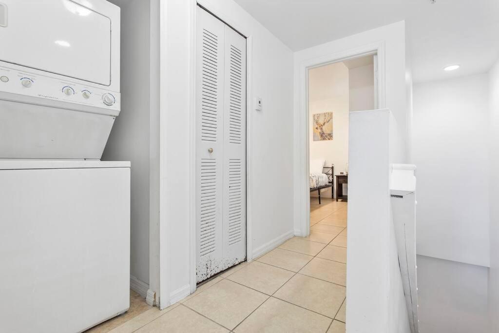2/2 10 Minutes To Airport And 15 Minutes To Beach Apartment *