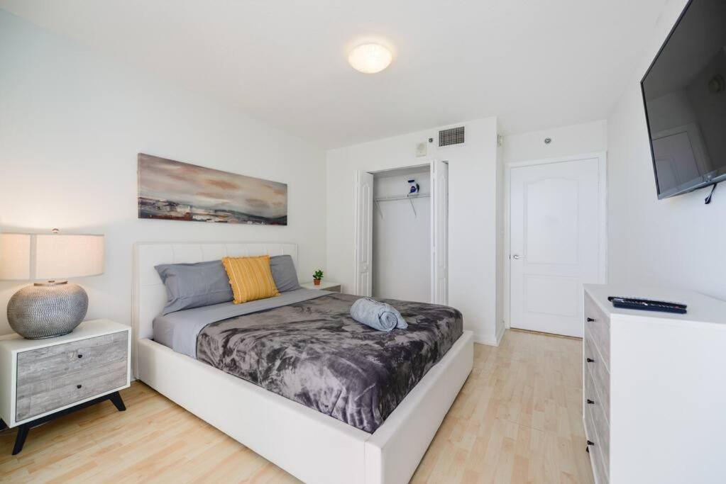 Apartment Exquisite 3bedrooms W Top Amenities Free Parking *